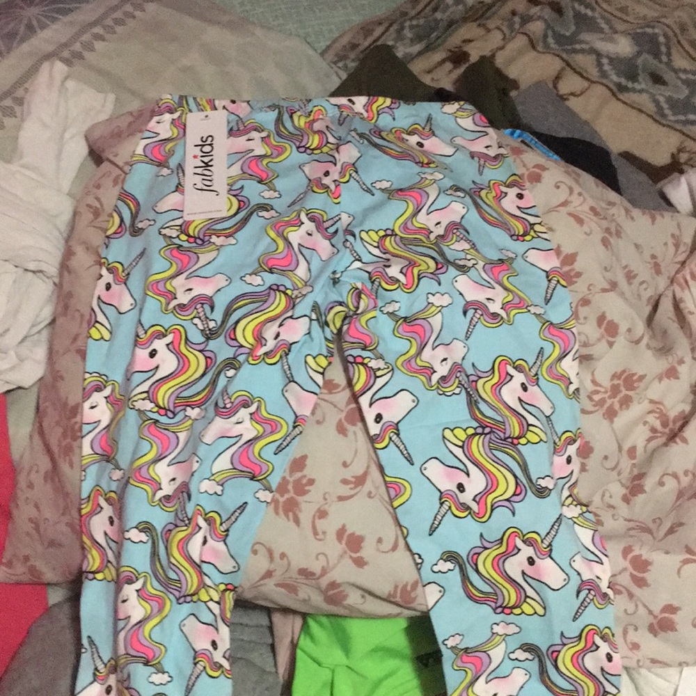They are leggings unicorns on it